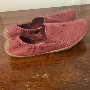 Merrell Women's Burgundy Flats NWOT size 7 so comfy!